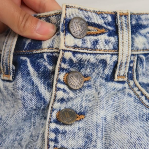 WILDFOX DENIM SHORTS - Picture 5 of 8